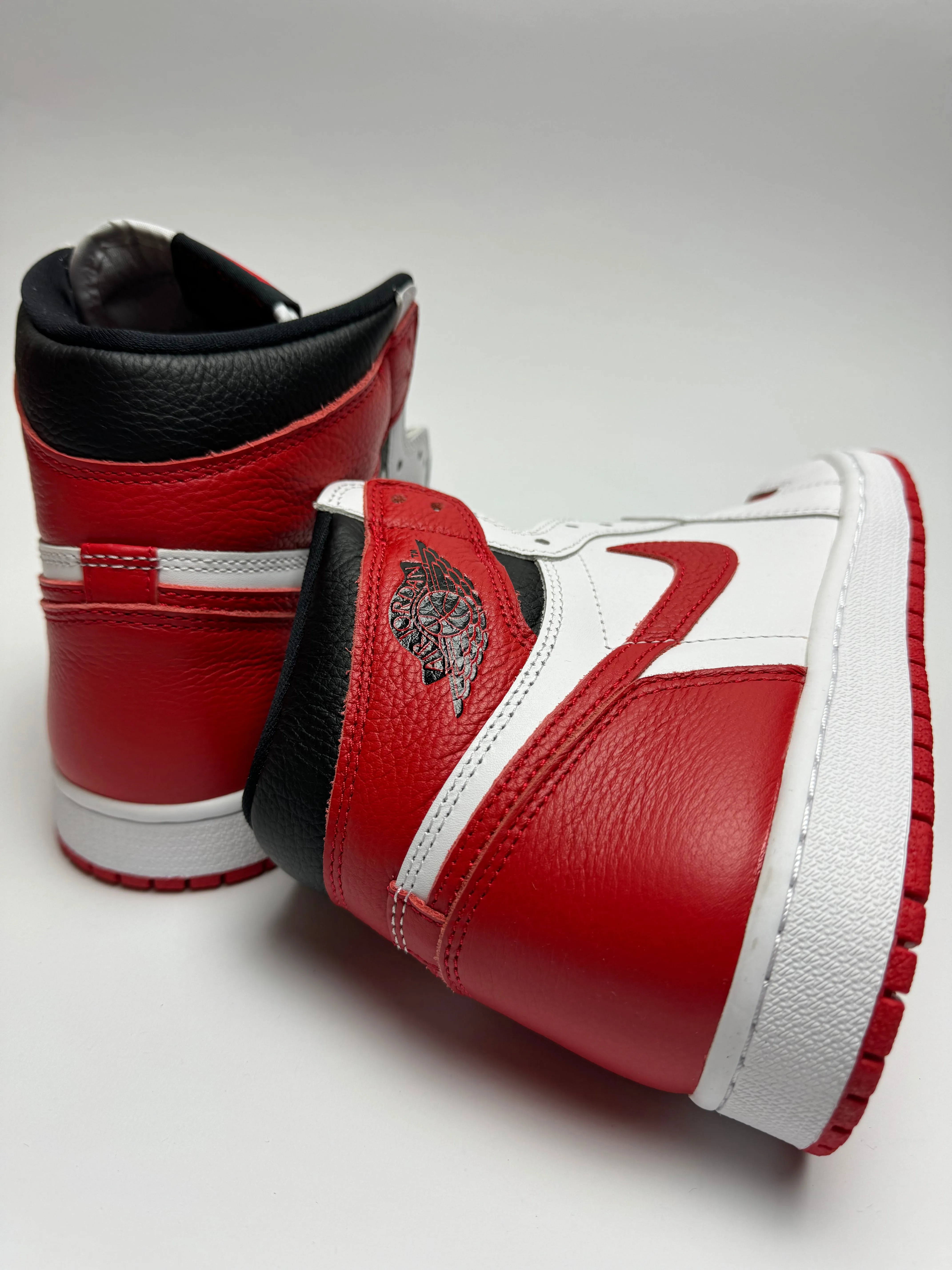 Air Jordan 1 Retro High OG "Heritage"