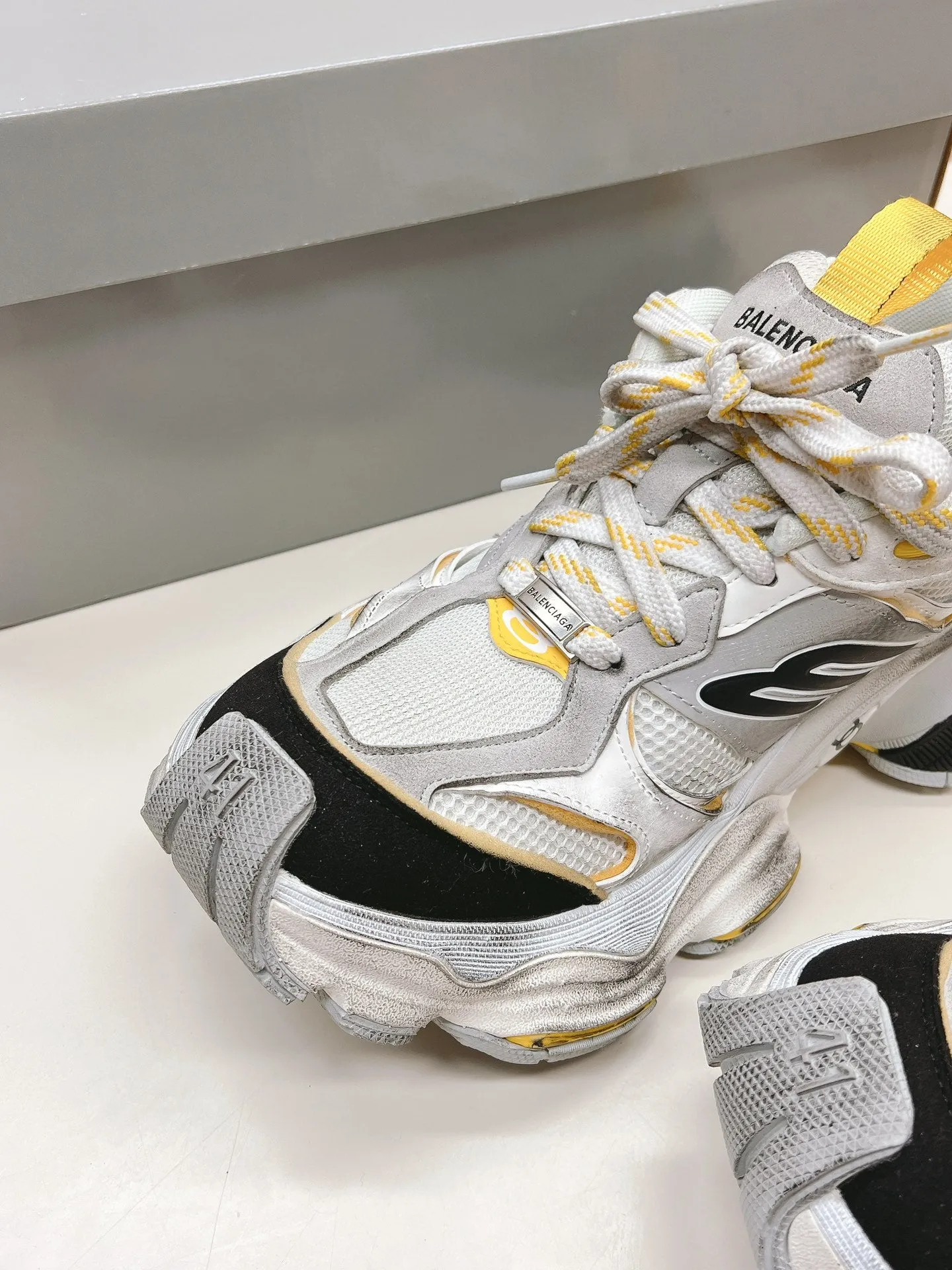 Balenciaga Cargo Sneaker 'Worn-Out - Grey Yellow'