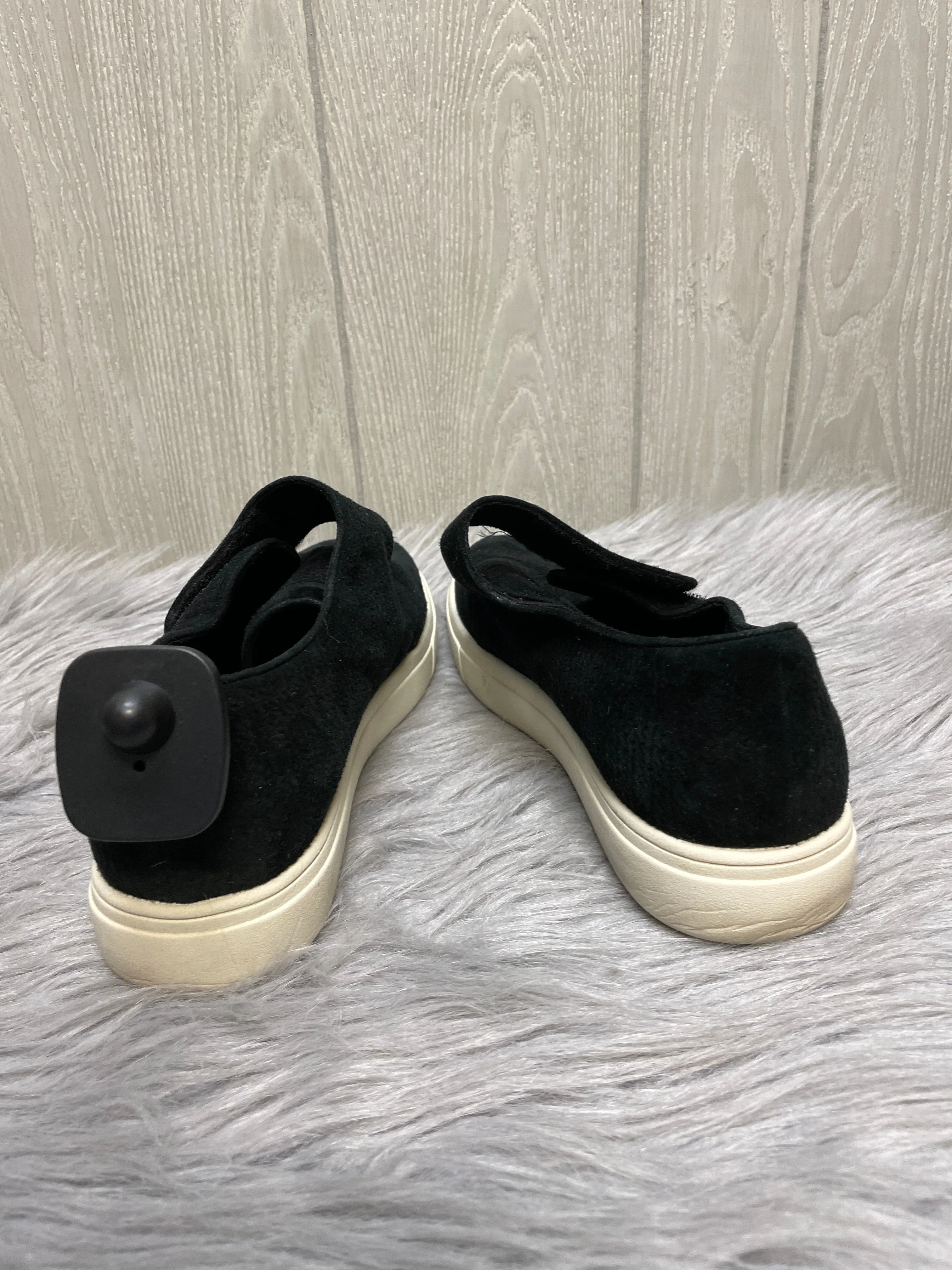 Black & Cream Shoes Sneakers Vaneli, Size 9.5