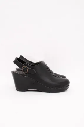 BLACK LEATHER CLOGS