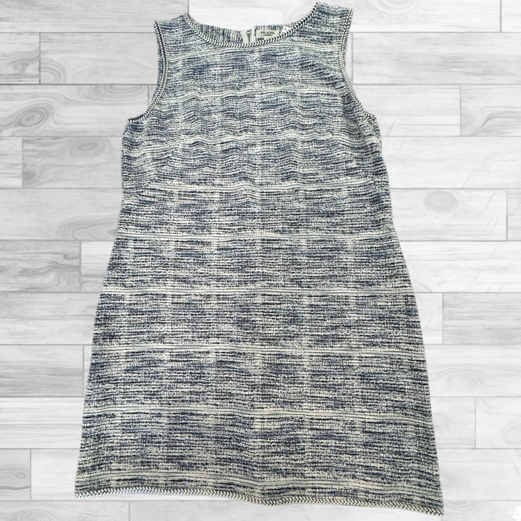 Blue & White Dress Casual Short Max Studio, Size Xl