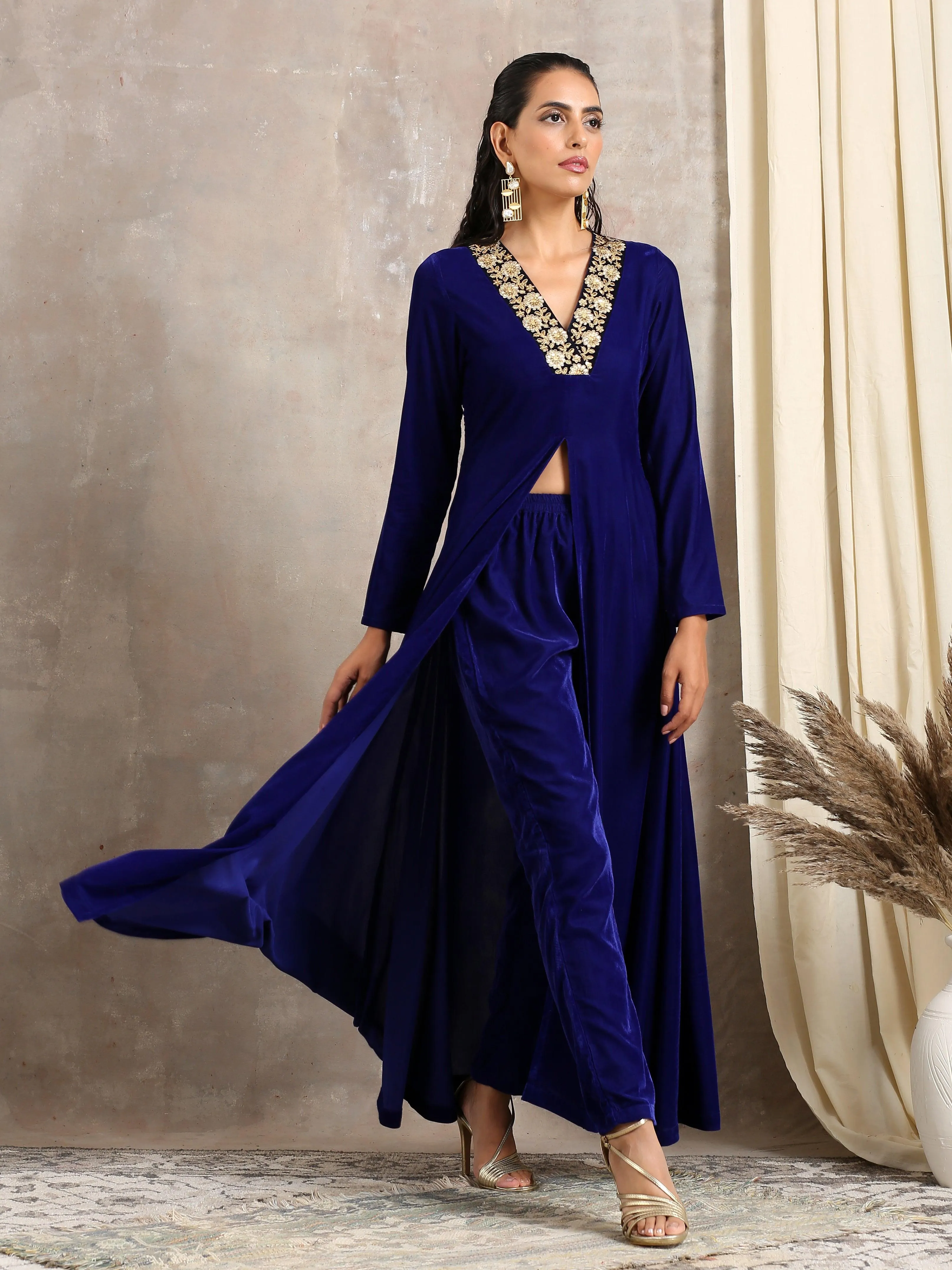 Blue Velvet Front Slit Kurta