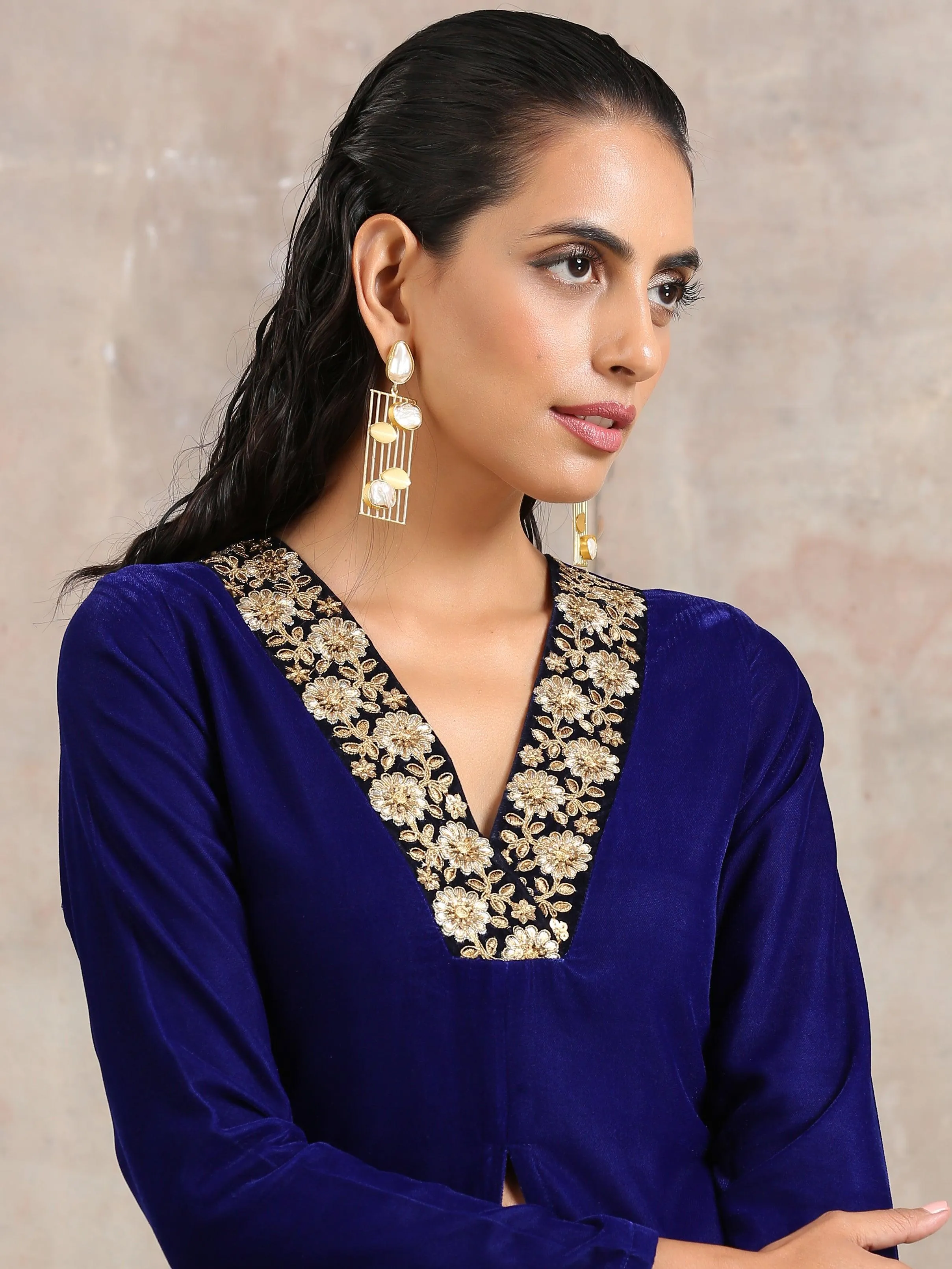 Blue Velvet Front Slit Kurta