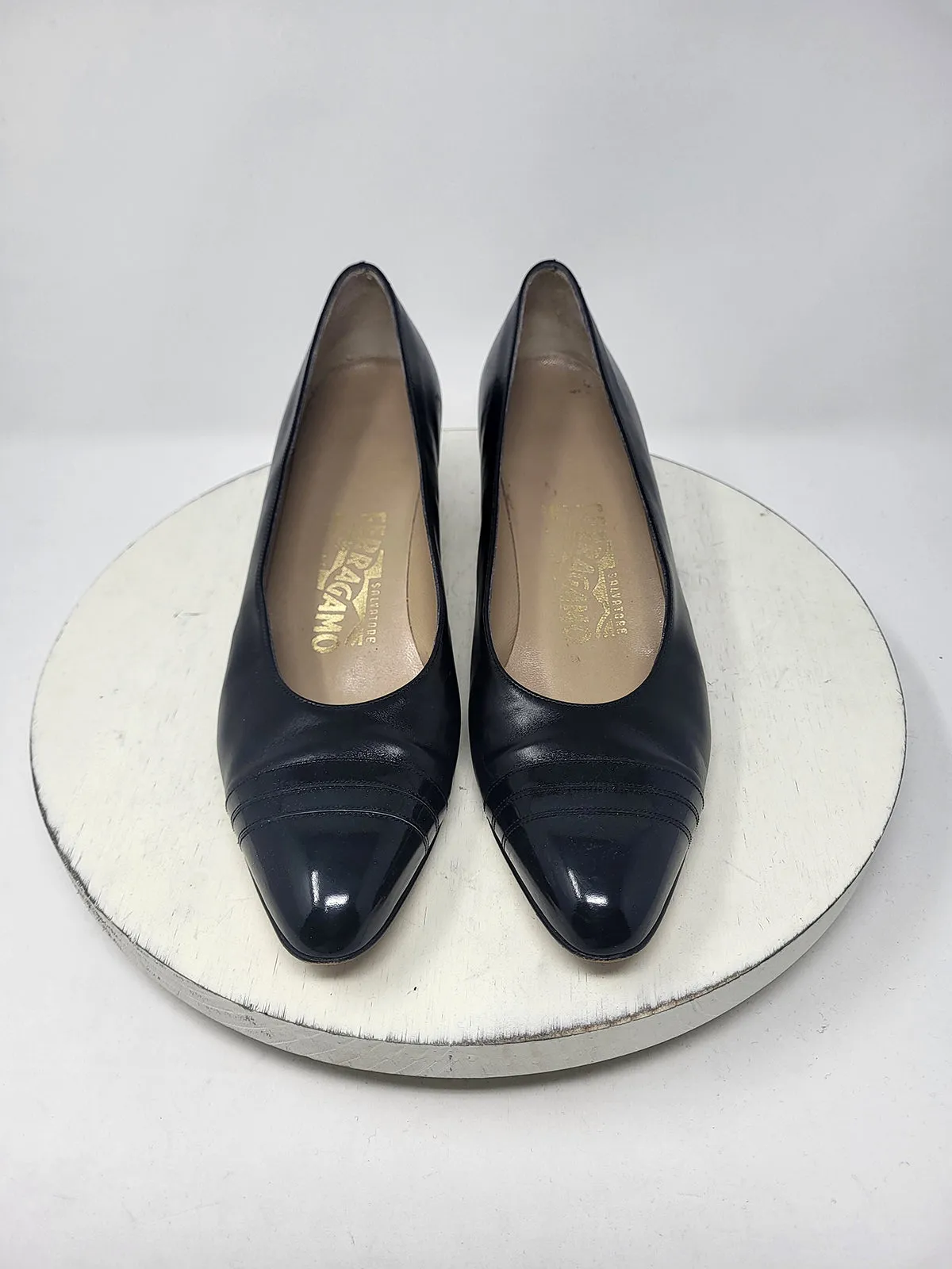 Ferragamo Size 9.5 AAA Black Pumps Narrow