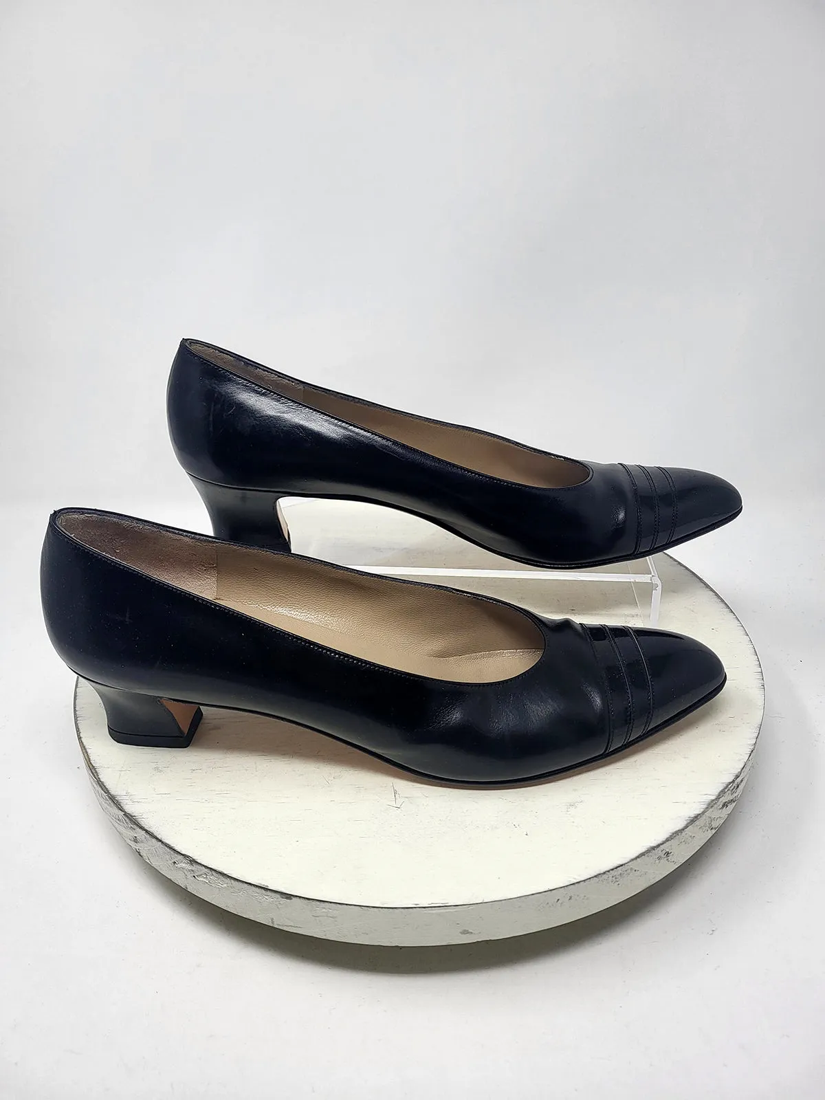 Ferragamo Size 9.5 AAA Black Pumps Narrow