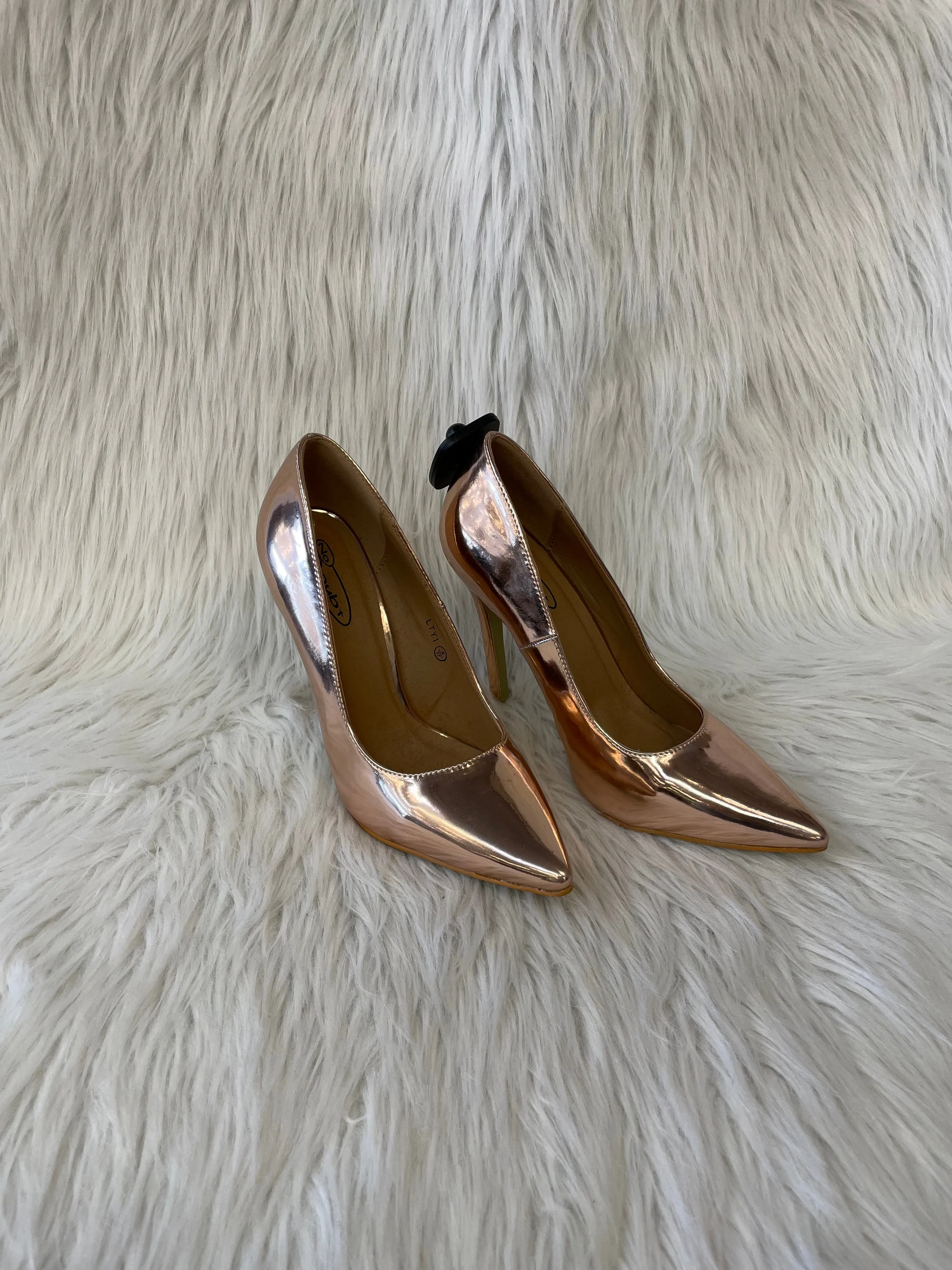 Rose Gold Shoes Heels Stiletto Clothes Mentor, Size 6.5