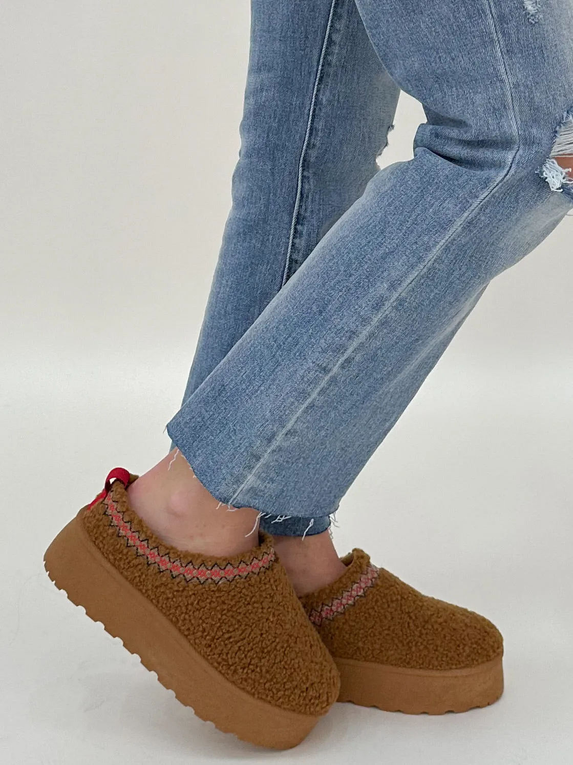 Teddy Tazza Platform Slides | Chestnut | RESTOCK