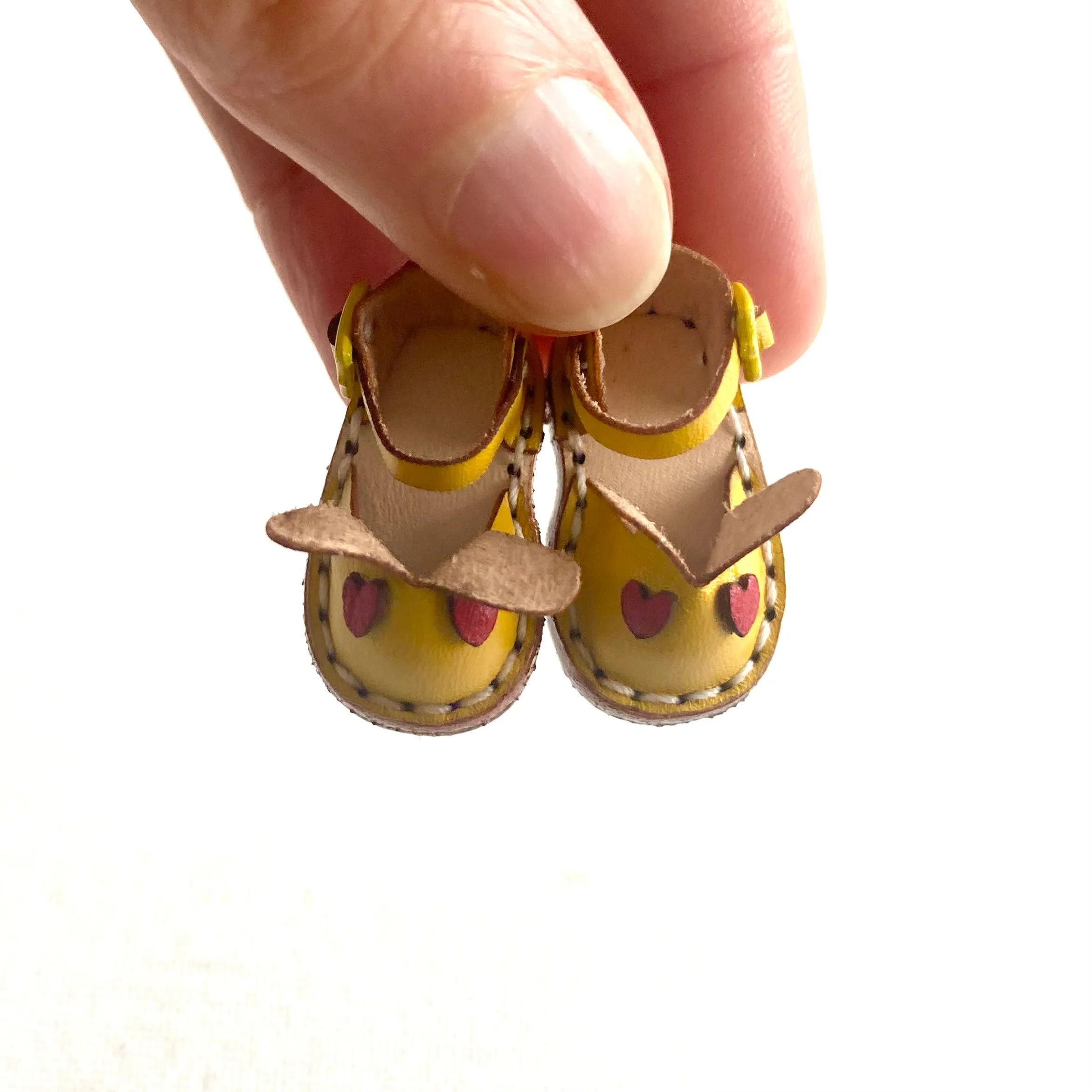 Tiny leather doll shoes yellow Loveheart Bunny Blythe doll