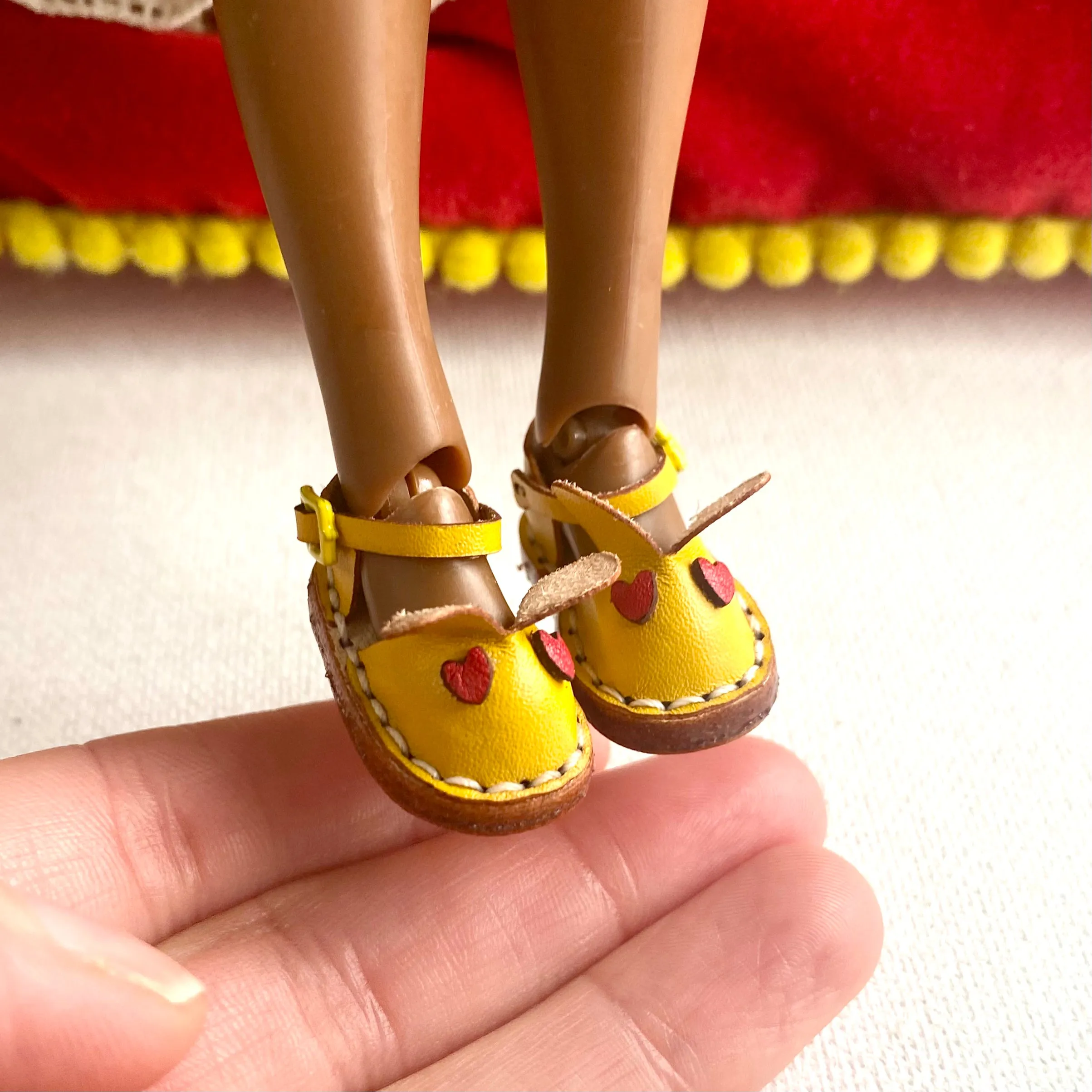 Tiny leather doll shoes yellow Loveheart Bunny Blythe doll